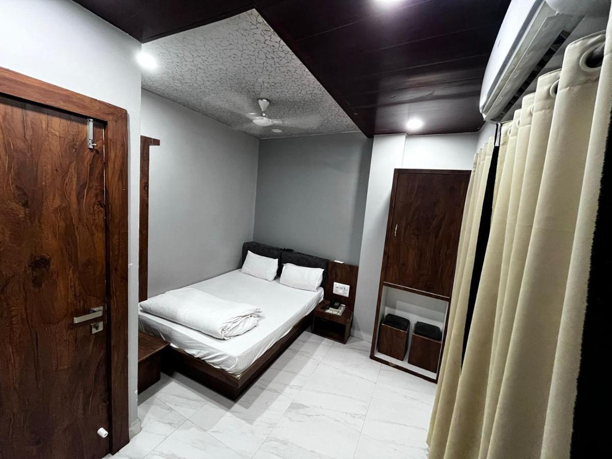 Hotel Shankar Уджайн Екстериор снимка