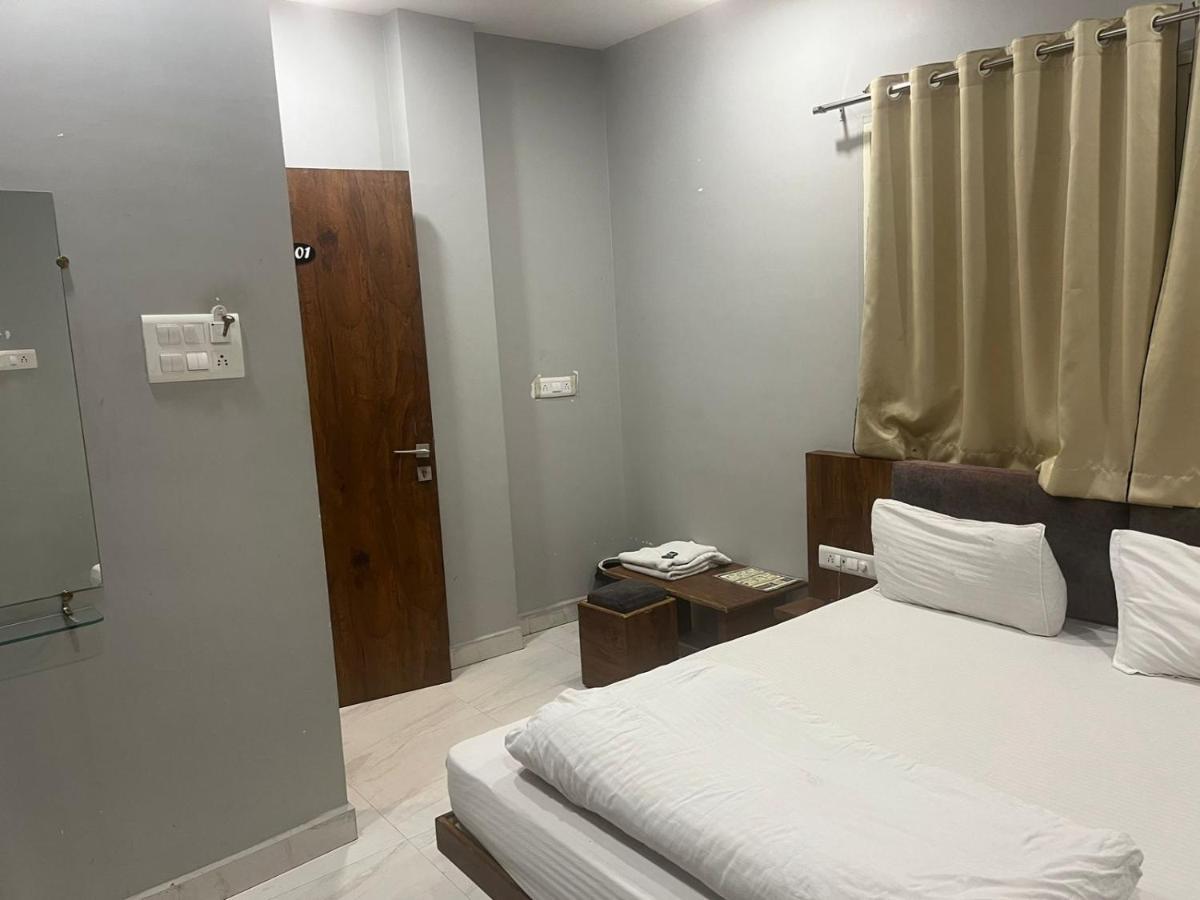 Hotel Shankar Уджайн Екстериор снимка