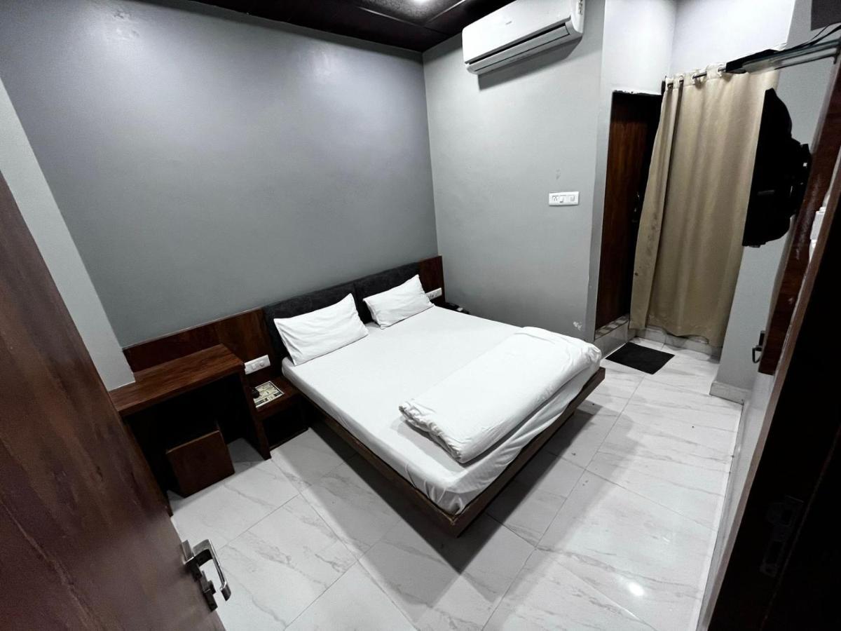 Hotel Shankar Уджайн Екстериор снимка